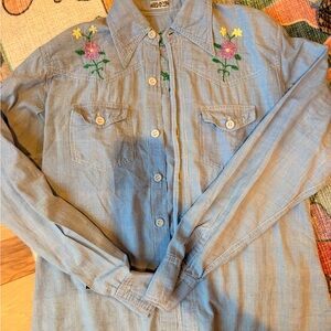 Vintage 70s Embroidered Floral Chambray Shirt Women’s 6